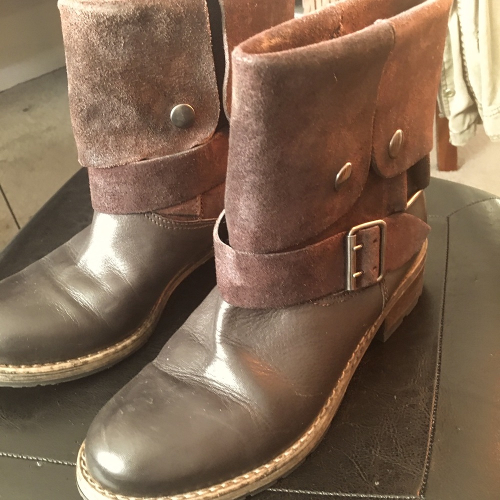 Leather with suede around the ankle casual booties by clark